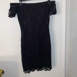 Black lace bodycon dress